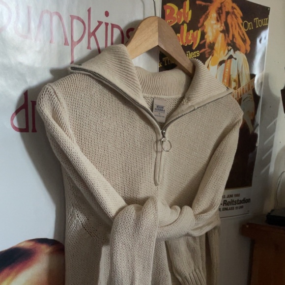 High Sierra Registered Quarter-Zip Sweater - Picture 3 of 4